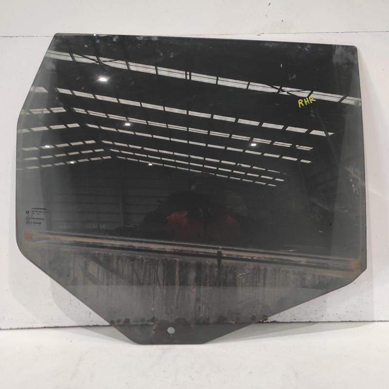 door window rear right