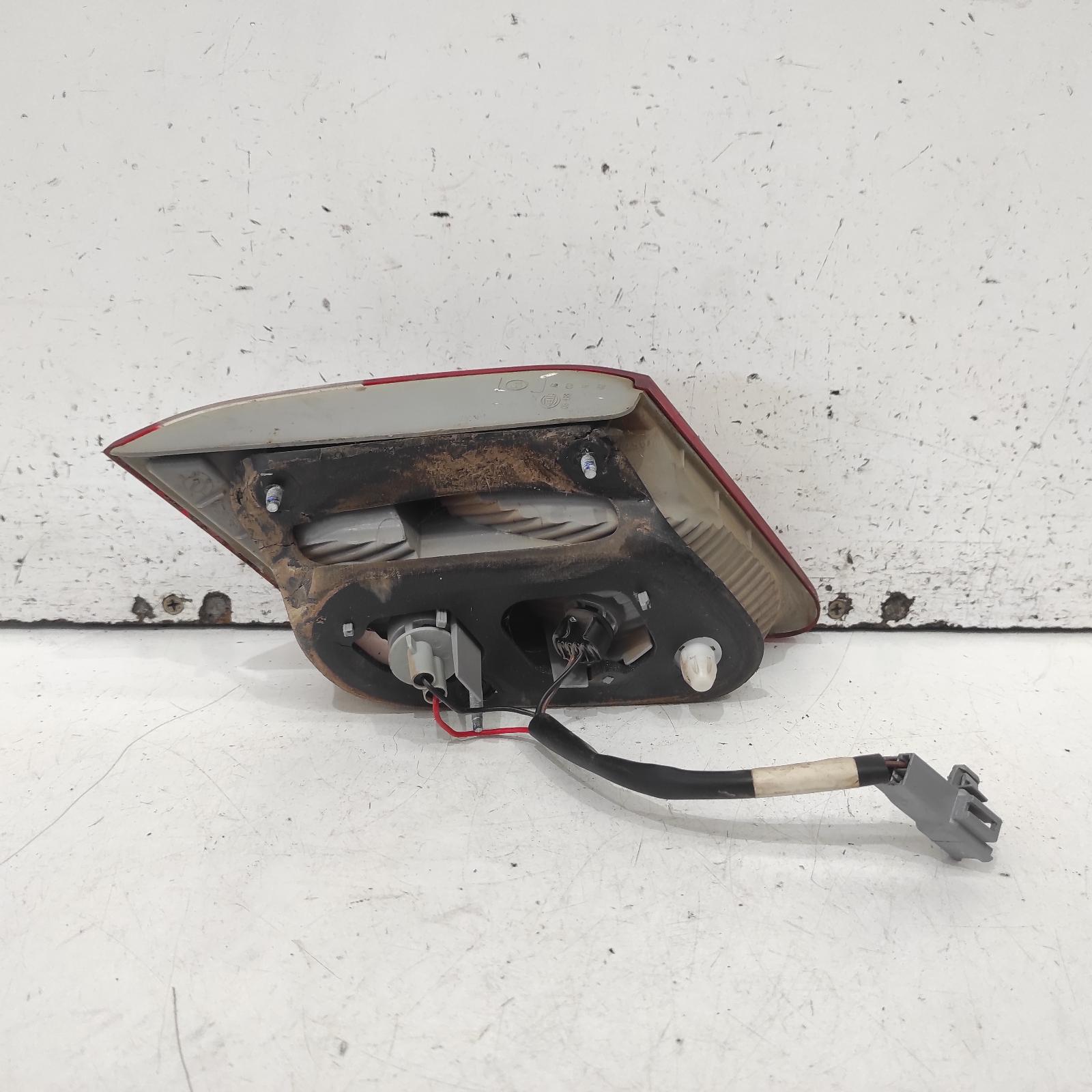Camry Rear Garnish 2006-2009 bootlid lamp (lh side),acv40/sportivo,06/06-06/09 00022009 #697937