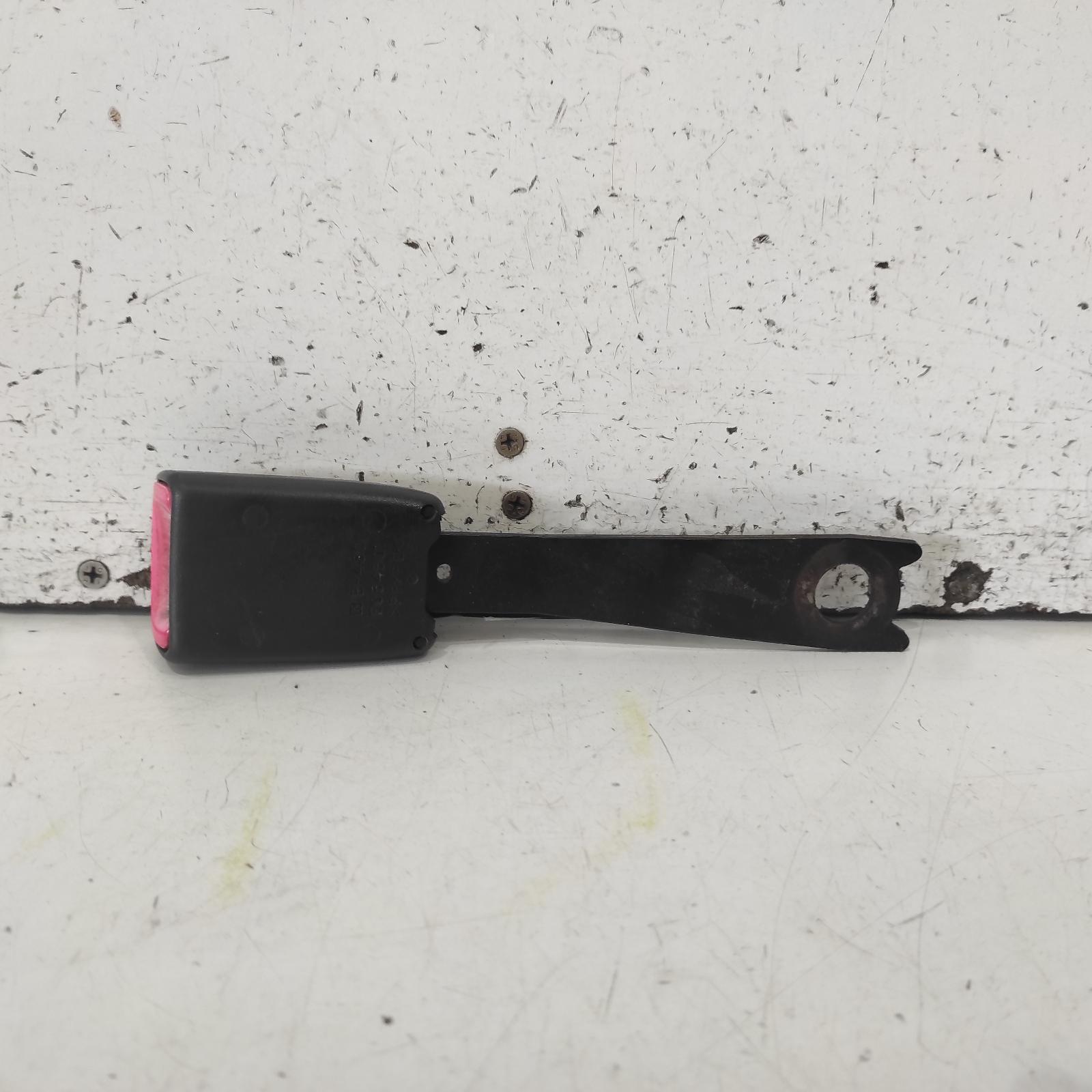 Camry Seat Belt Stalk 2006-2011 lh front,seat belt stalk only,acv40,06/06-11/11 00022009 #697981
