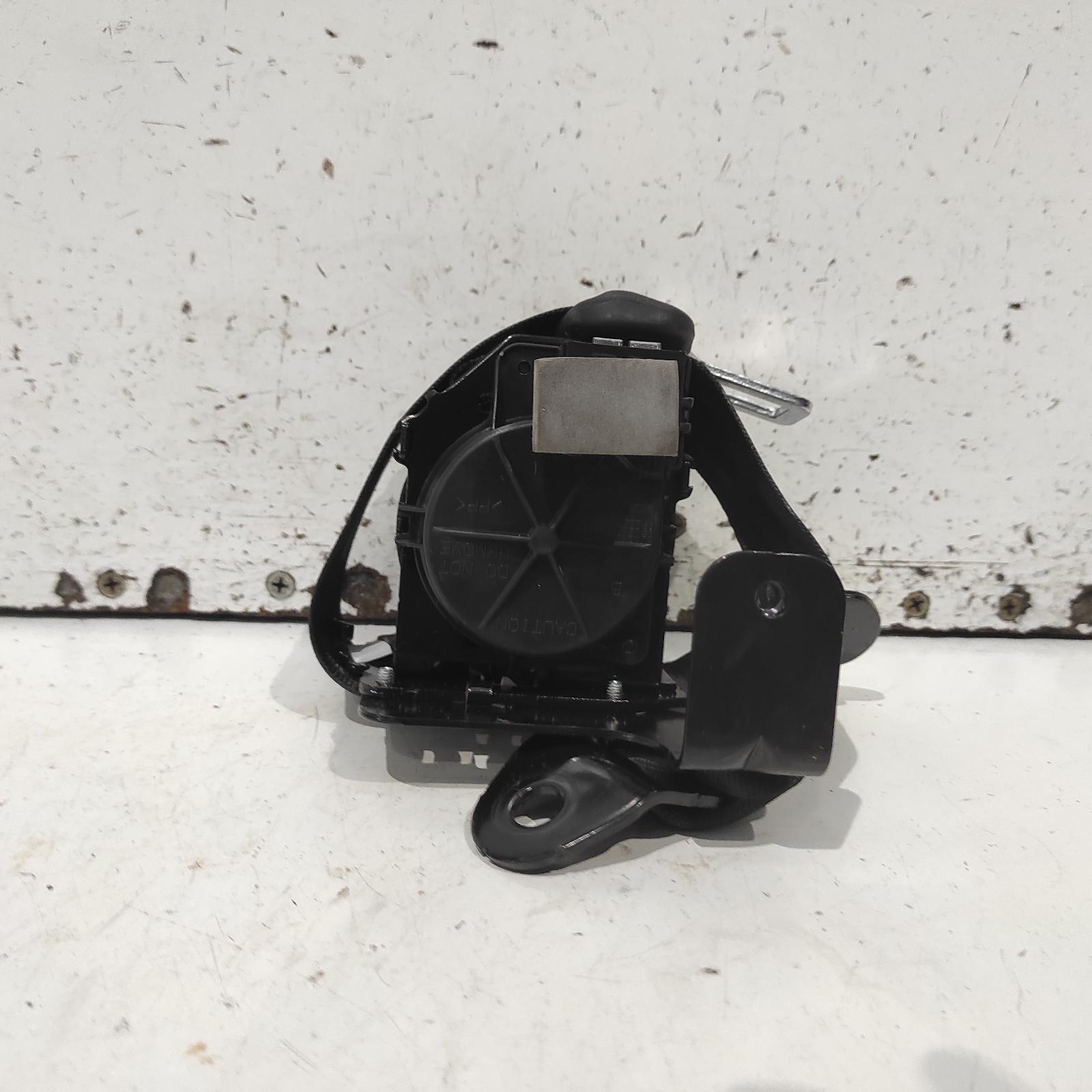 I30 Seat Belt Stalk 2012-2017 lh rear,seat belt only,gd,hatch,03/12-02/17 00021899 #698978