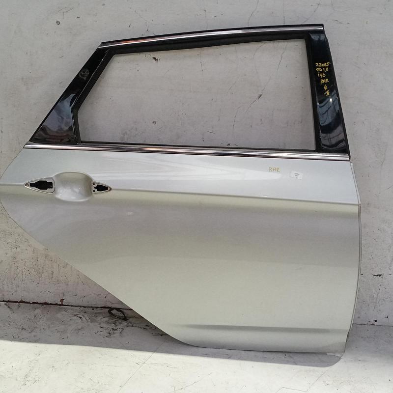 door/sliding rear right
