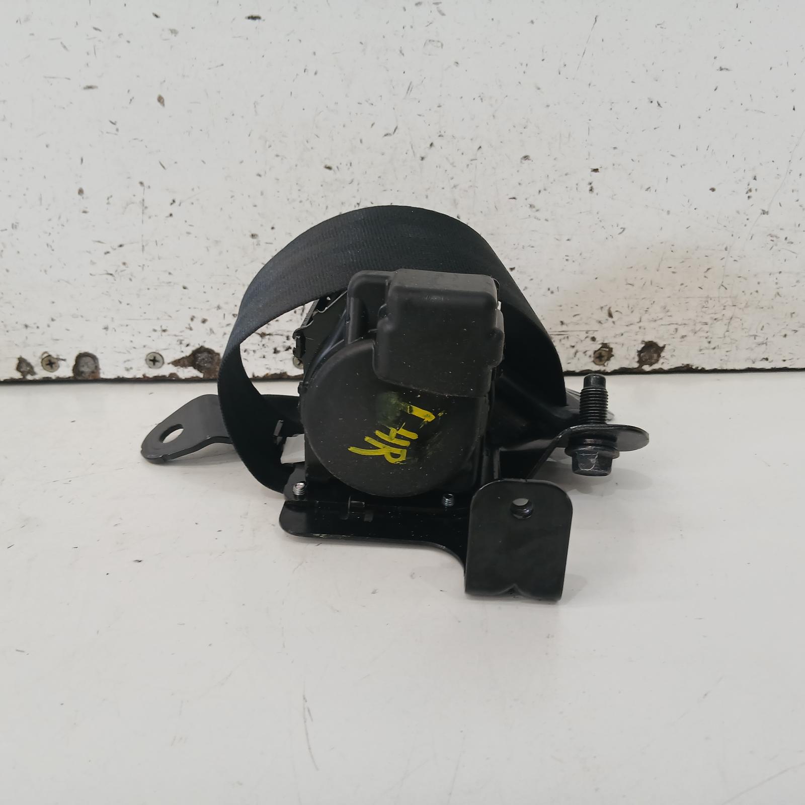I30 Seat Belt Stalk 2012-2017 lh rear,seat belt only,gd,hatch,03/12-02/17 00021812 #699475