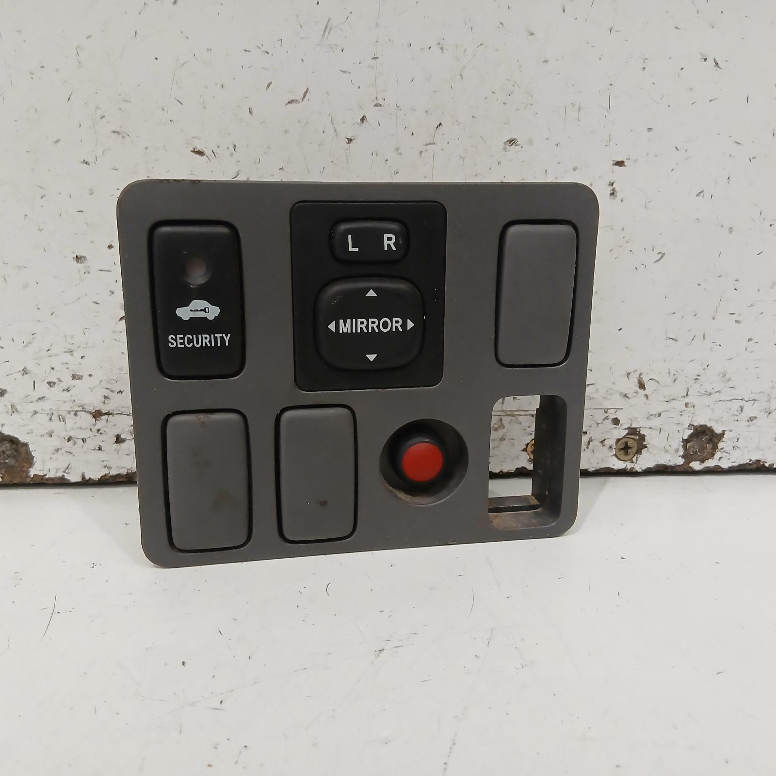 Hilux Miscellaneous Switch Relay 2011-2015 mirror switch,09/11-08/15 00021646 #700151