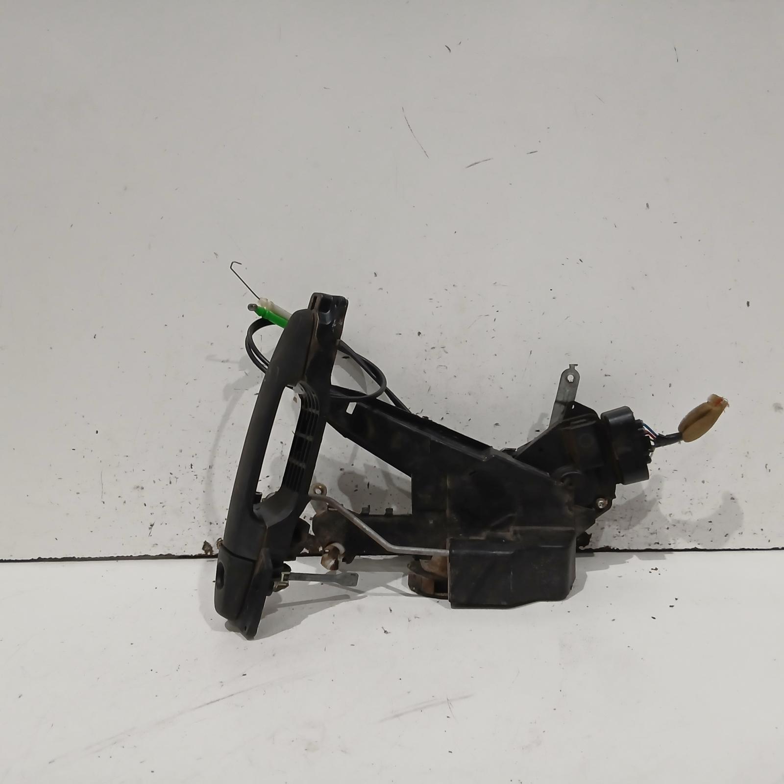 Corolla Door/boot/gate Lock 2001-2007 right front door lock,6 pin type,zze122 (japan-vin jtd),12/01-06/07 00021387 #700880