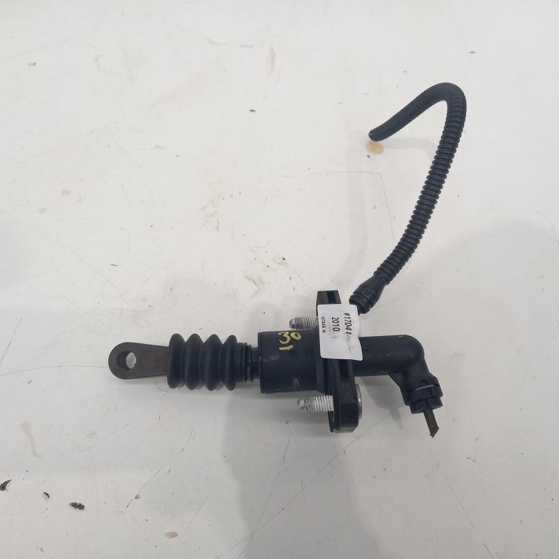 clutch master cylinder