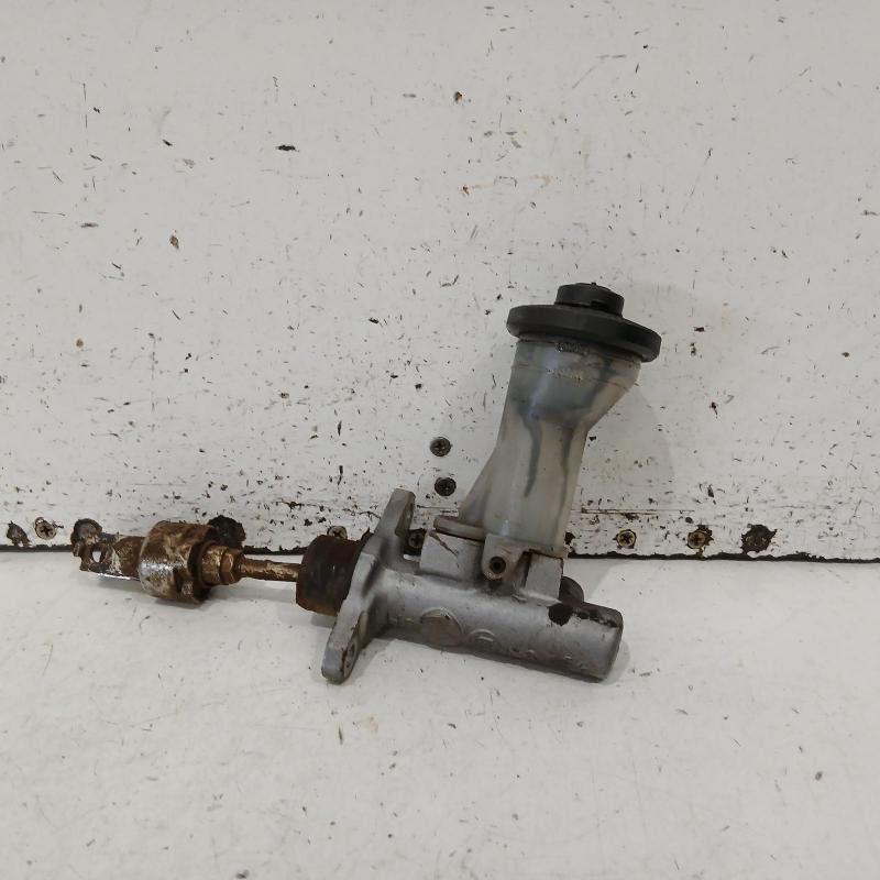 clutch master cylinder