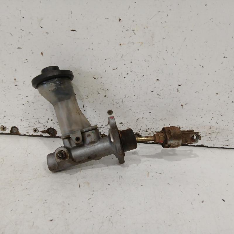 clutch master cylinder