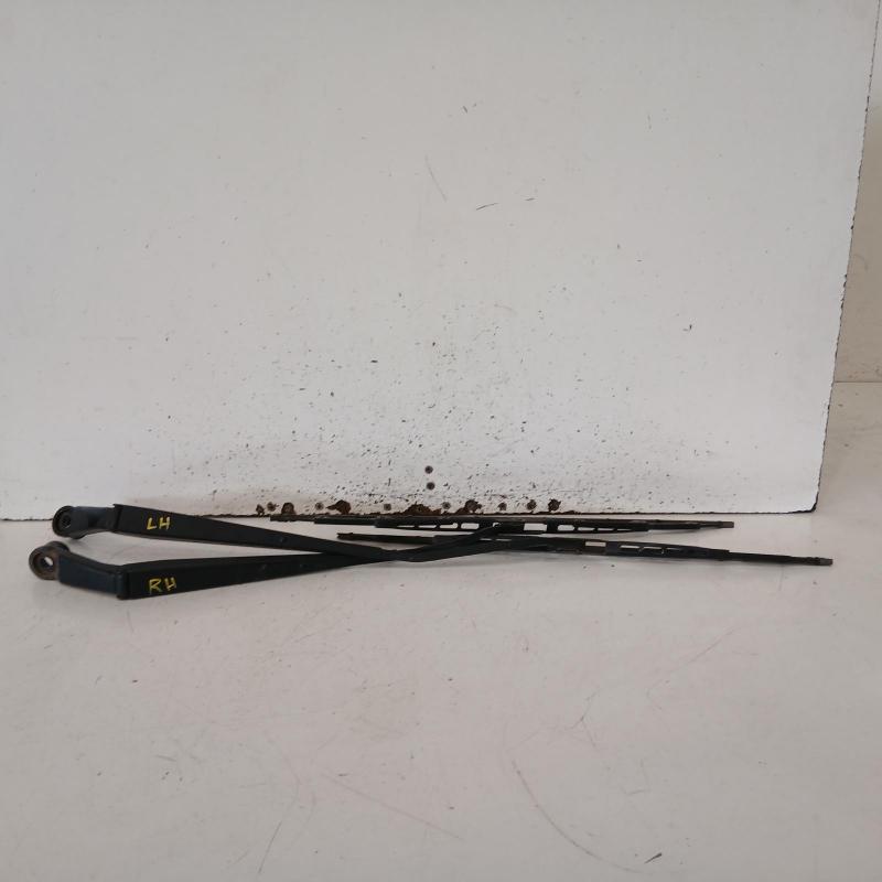 wiper arm