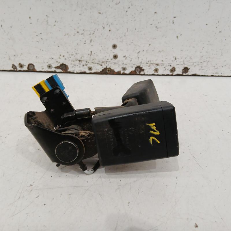 seat belt stalk