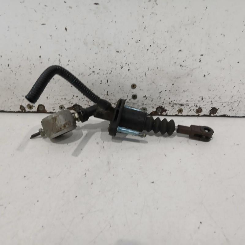 clutch master cylinder