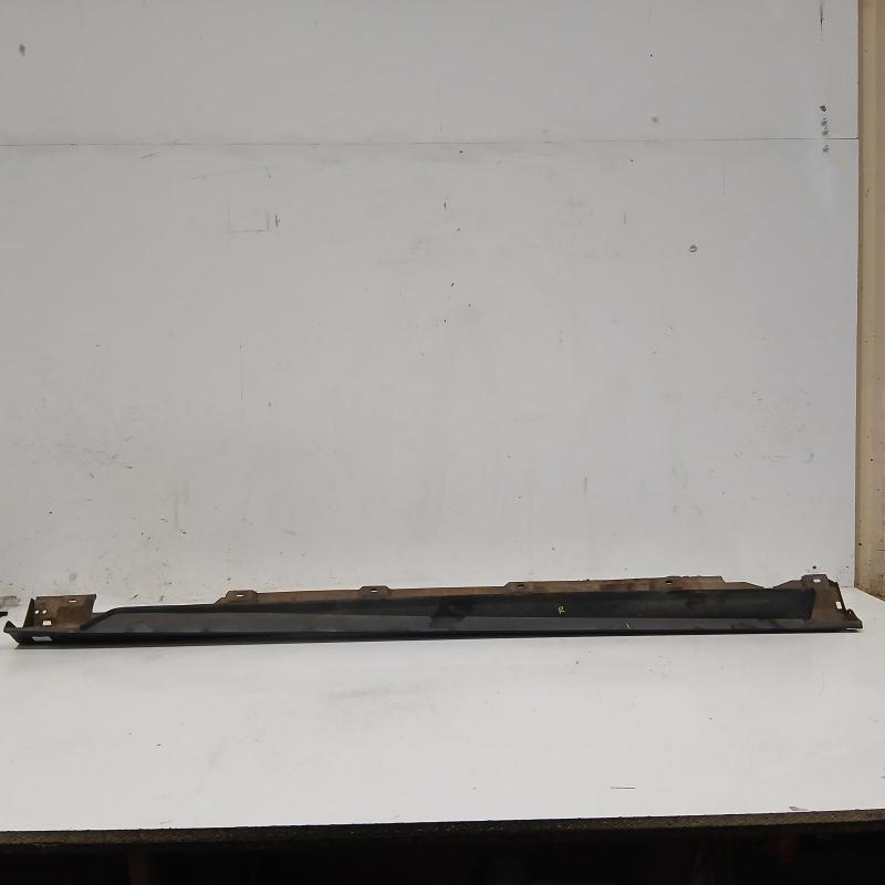 side step skirt