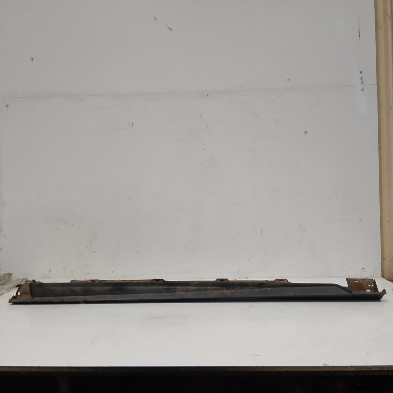 side step skirt