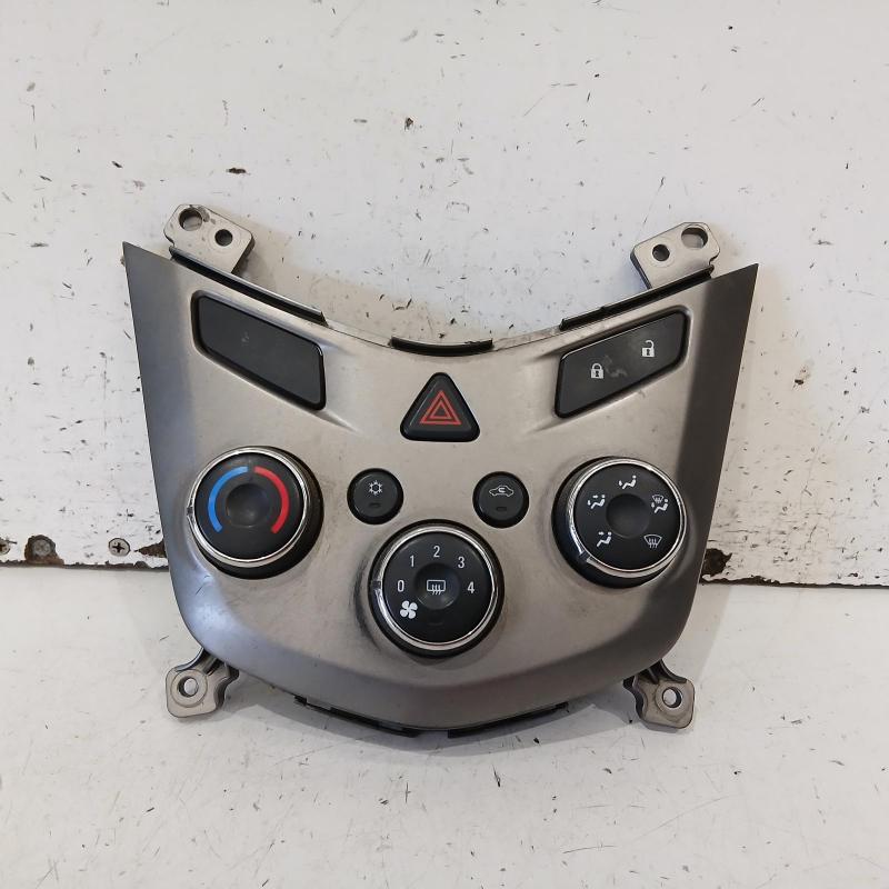 heater/aircon controls