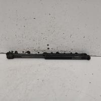 bonnet hinge/strut