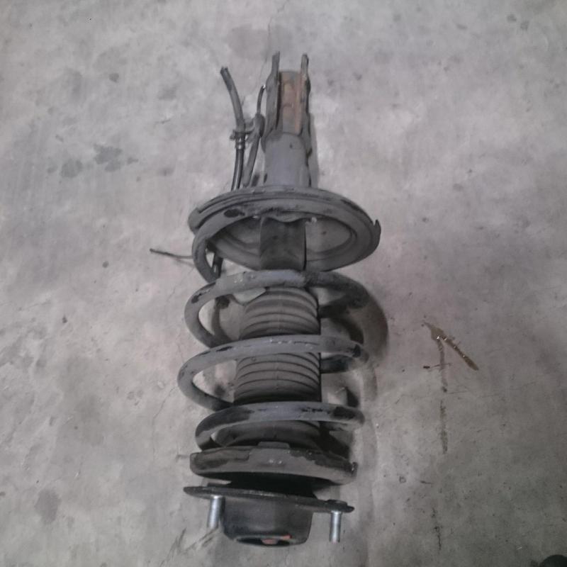 strut front right