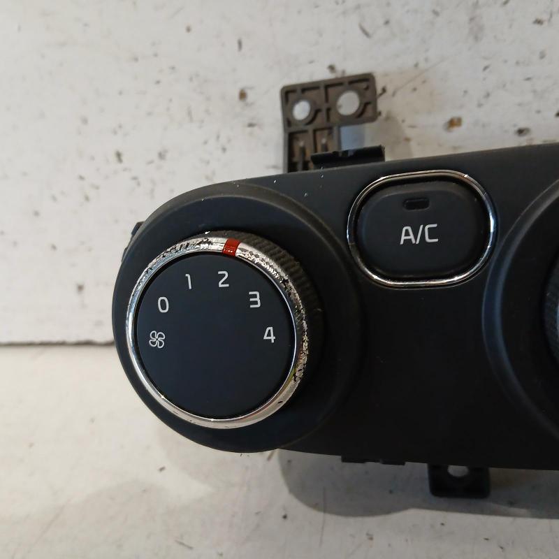 heater/aircon controls