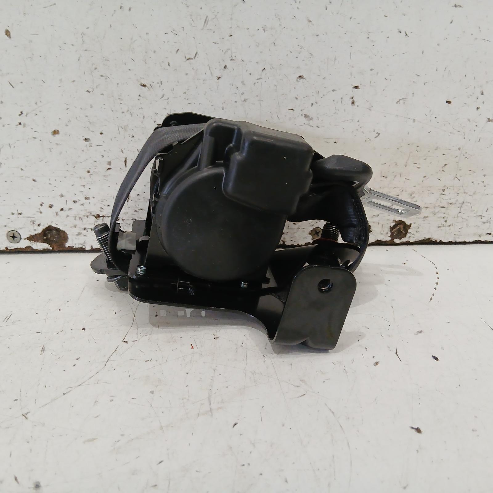 I30 Seat Belt Stalk 2012-2017 lh rear,seat belt only,gd,hatch,03/12-02/17 00022034 #705668