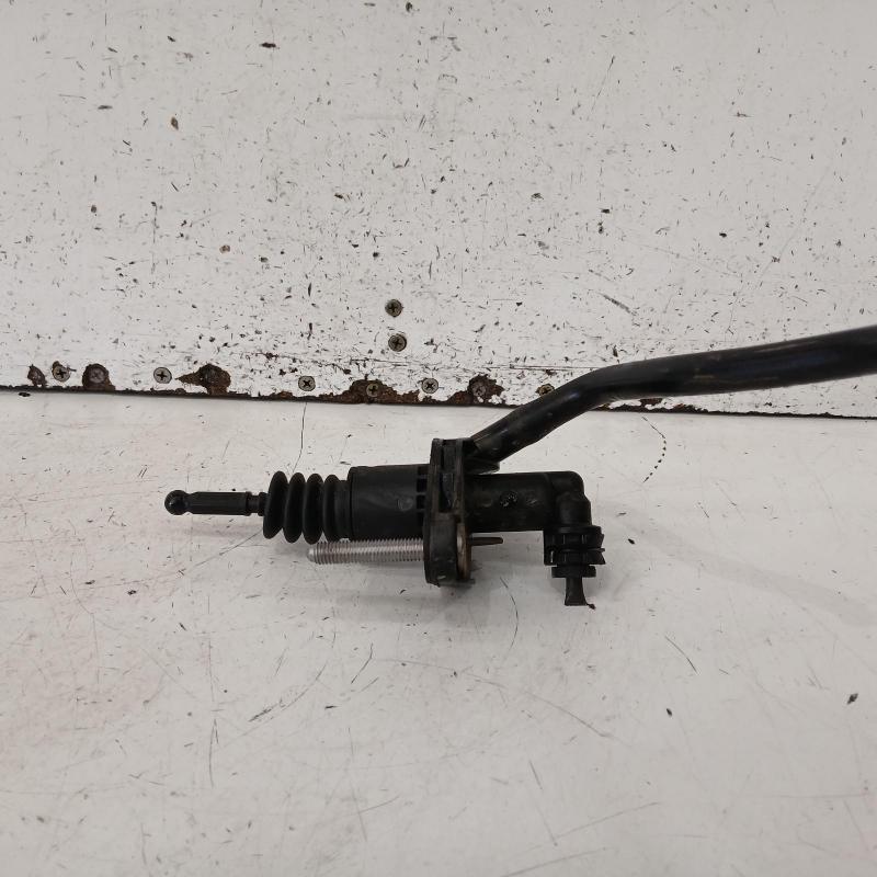 clutch master cylinder