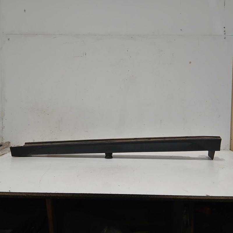 body/door mould