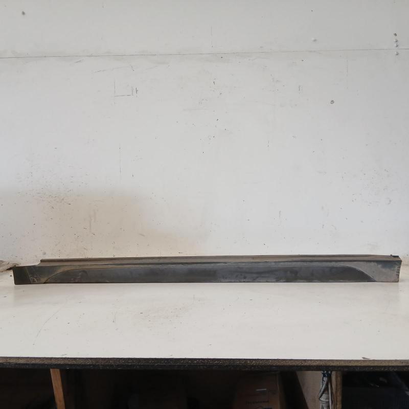 body/door mould