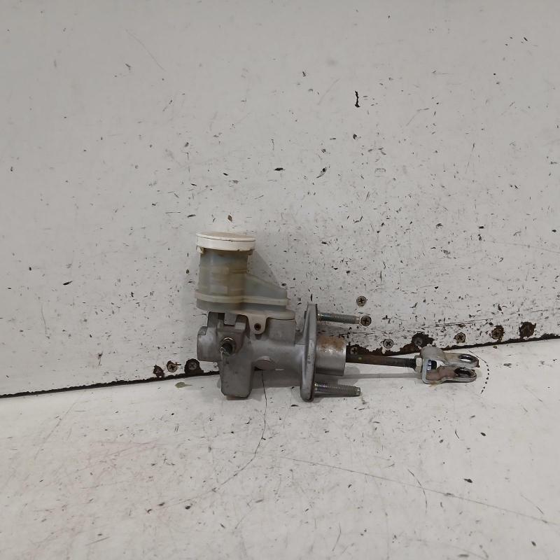 clutch master cylinder