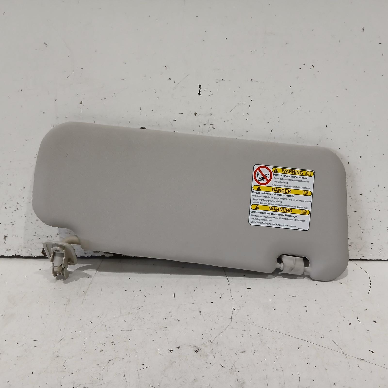 3 Sunvisor 2009-2013 bl,lh side,non light,w/ mirror type,04/09-10/13 00022062 #708135