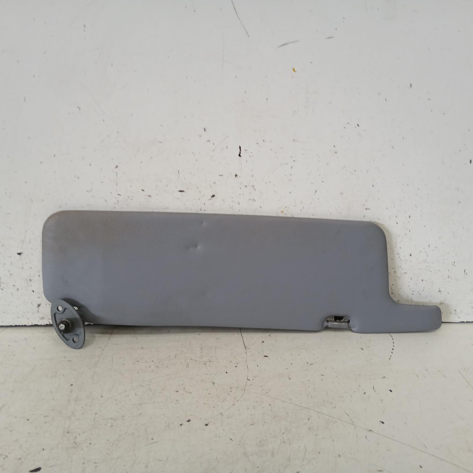 Hilux Sunvisor 2001-2005 lh side,11/01-03/05 00022063 #708638