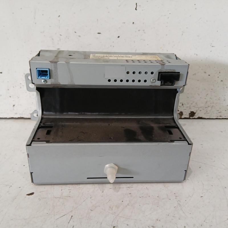 stereo/head unit