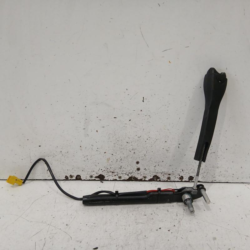 seat belt stalk