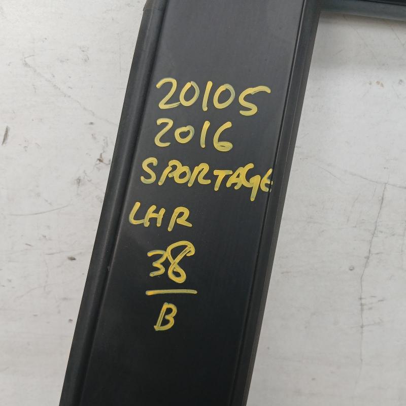 door/sliding rear left