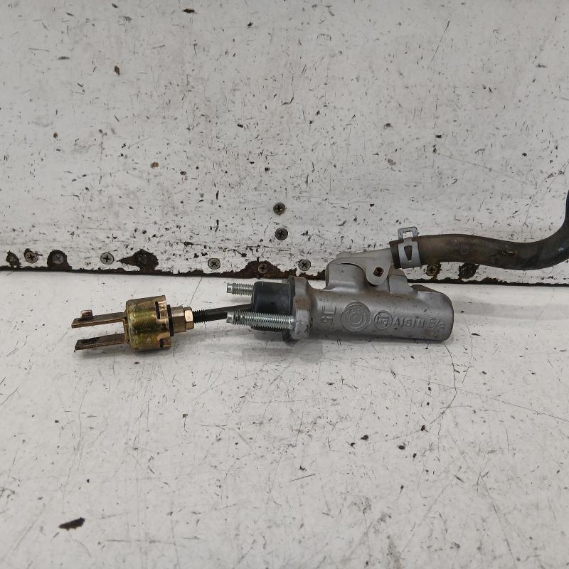 clutch master cylinder