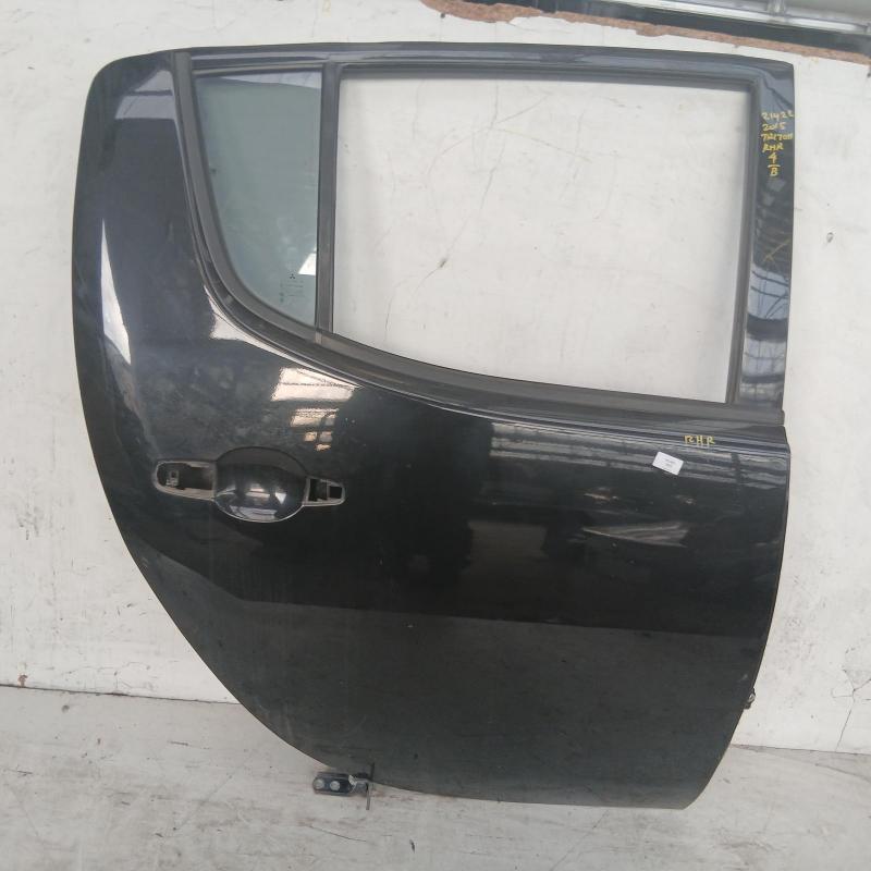 door/sliding rear right