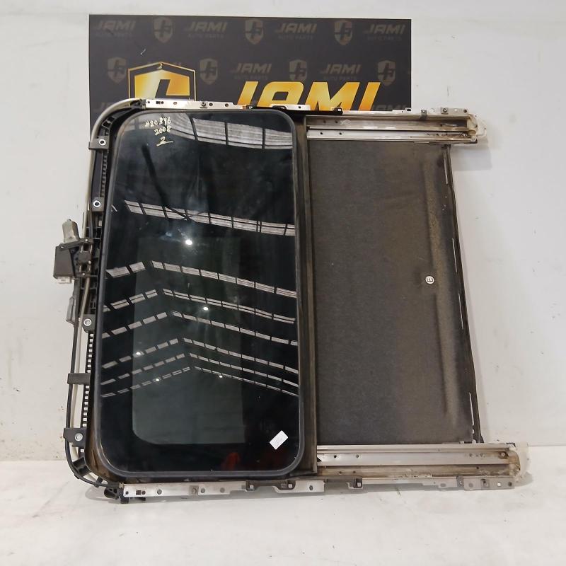 roof glass/sunroof
