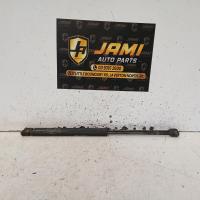 bonnet hinge/strut
