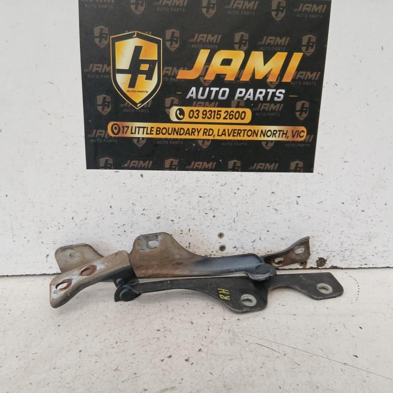bonnet hinge/strut
