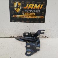 bonnet hinge/strut