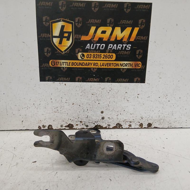 bonnet hinge/strut