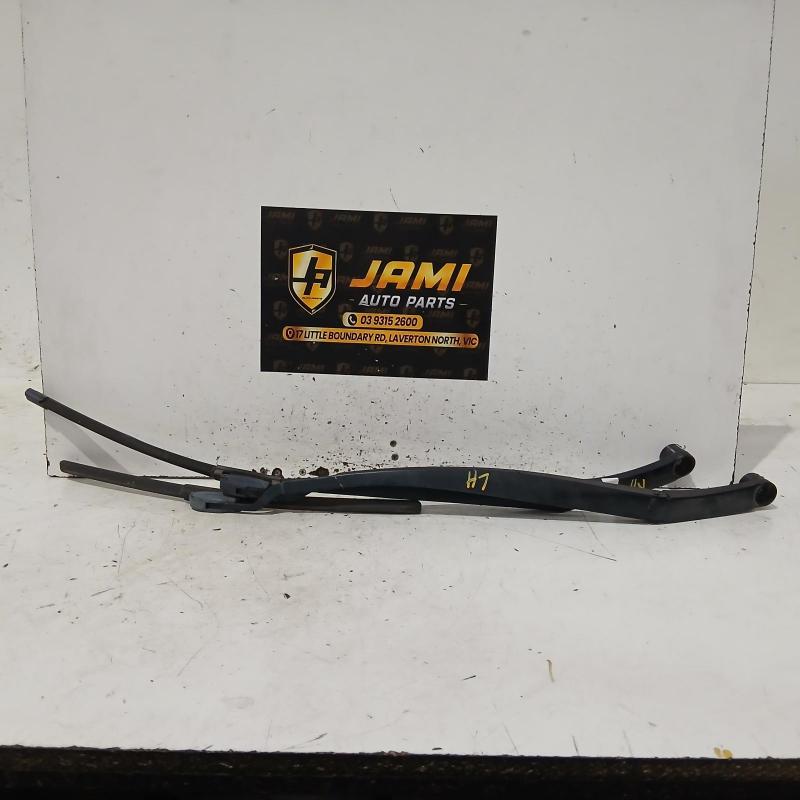 wiper arm