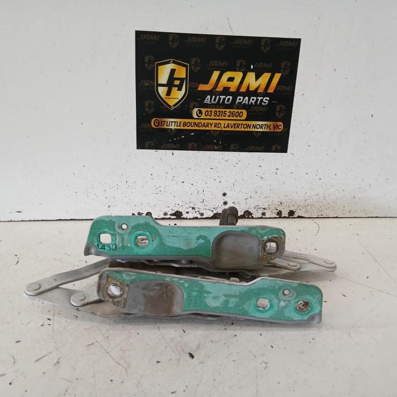 bonnet hinge/strut