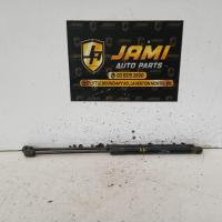 bonnet hinge/strut