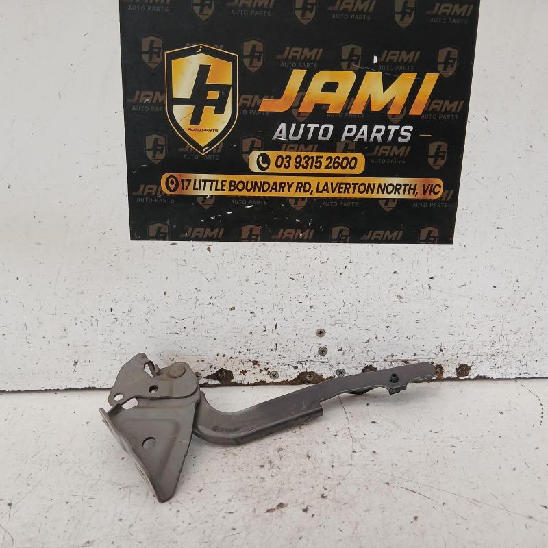 bonnet hinge/strut