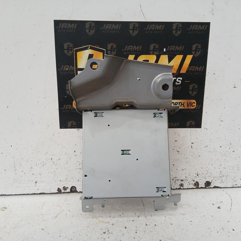 stereo/head unit