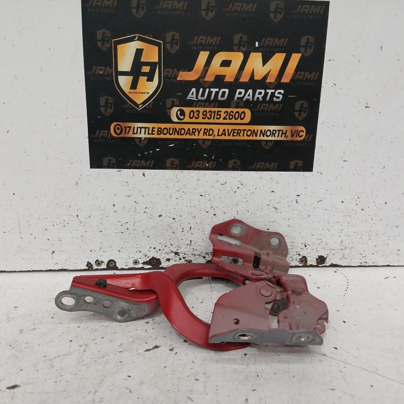 bonnet hinge/strut
