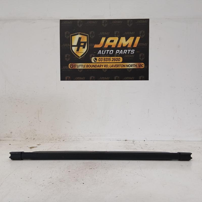 parcel shelf