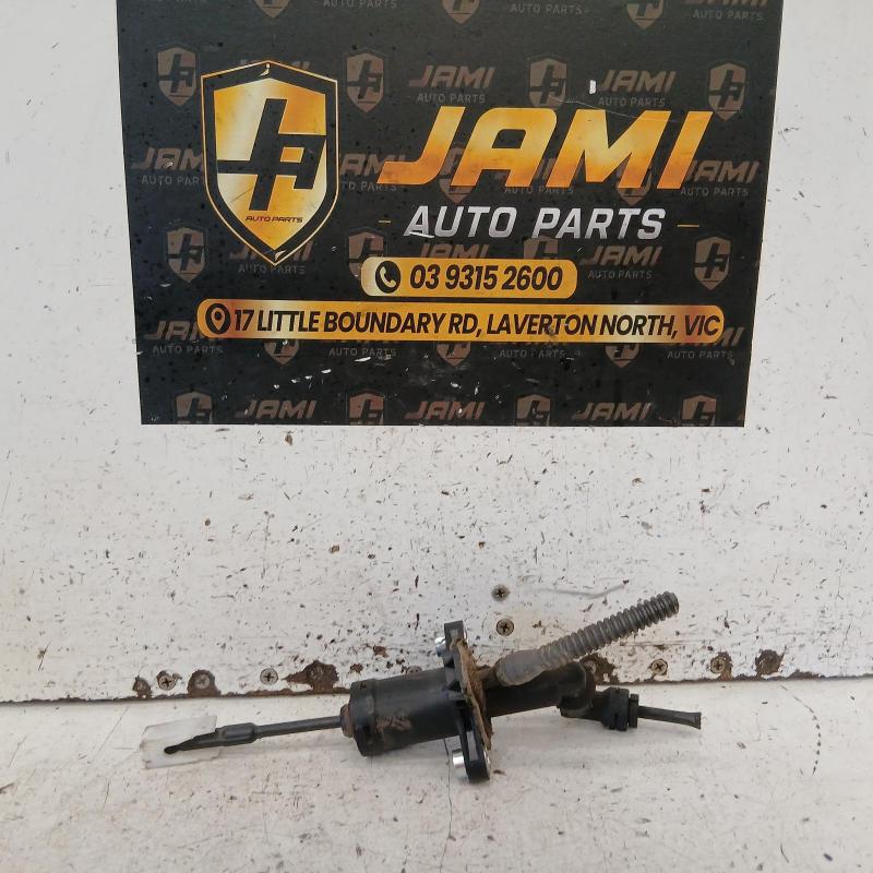 clutch master cylinder