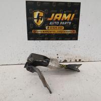 bonnet hinge/strut