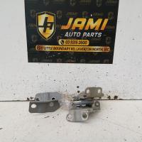 bonnet hinge/strut