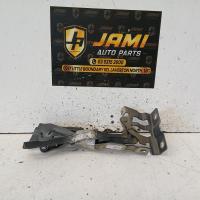 bonnet hinge/strut