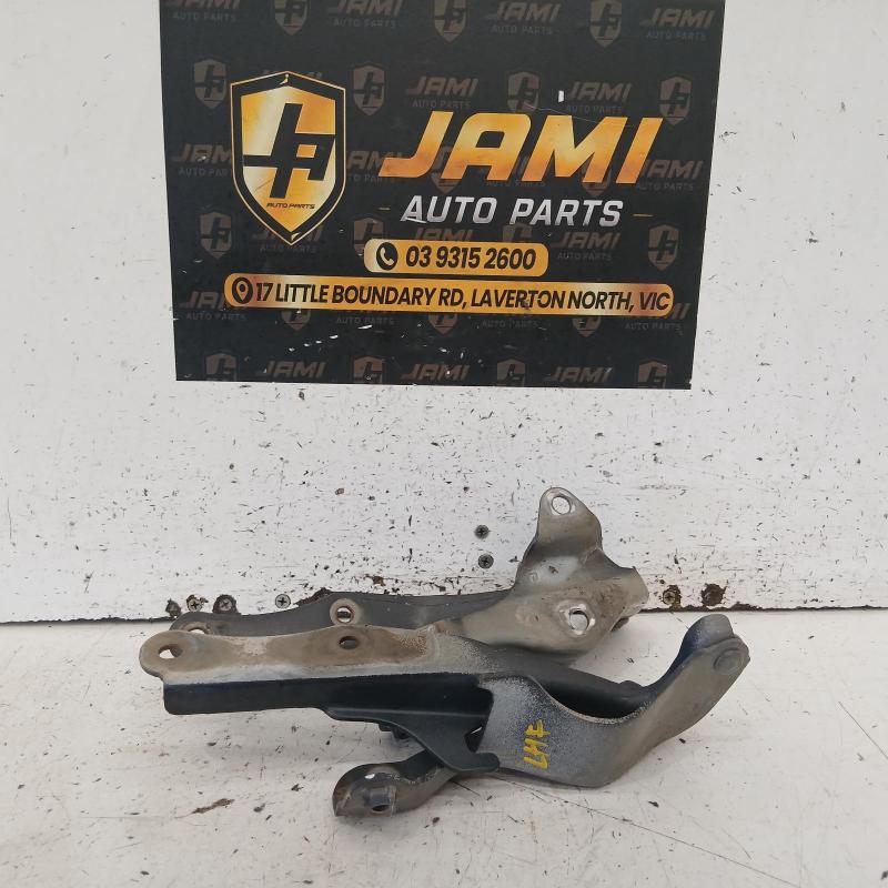 bonnet hinge/strut