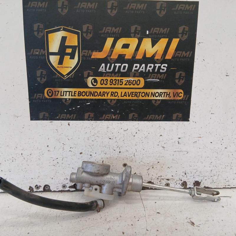 clutch master cylinder